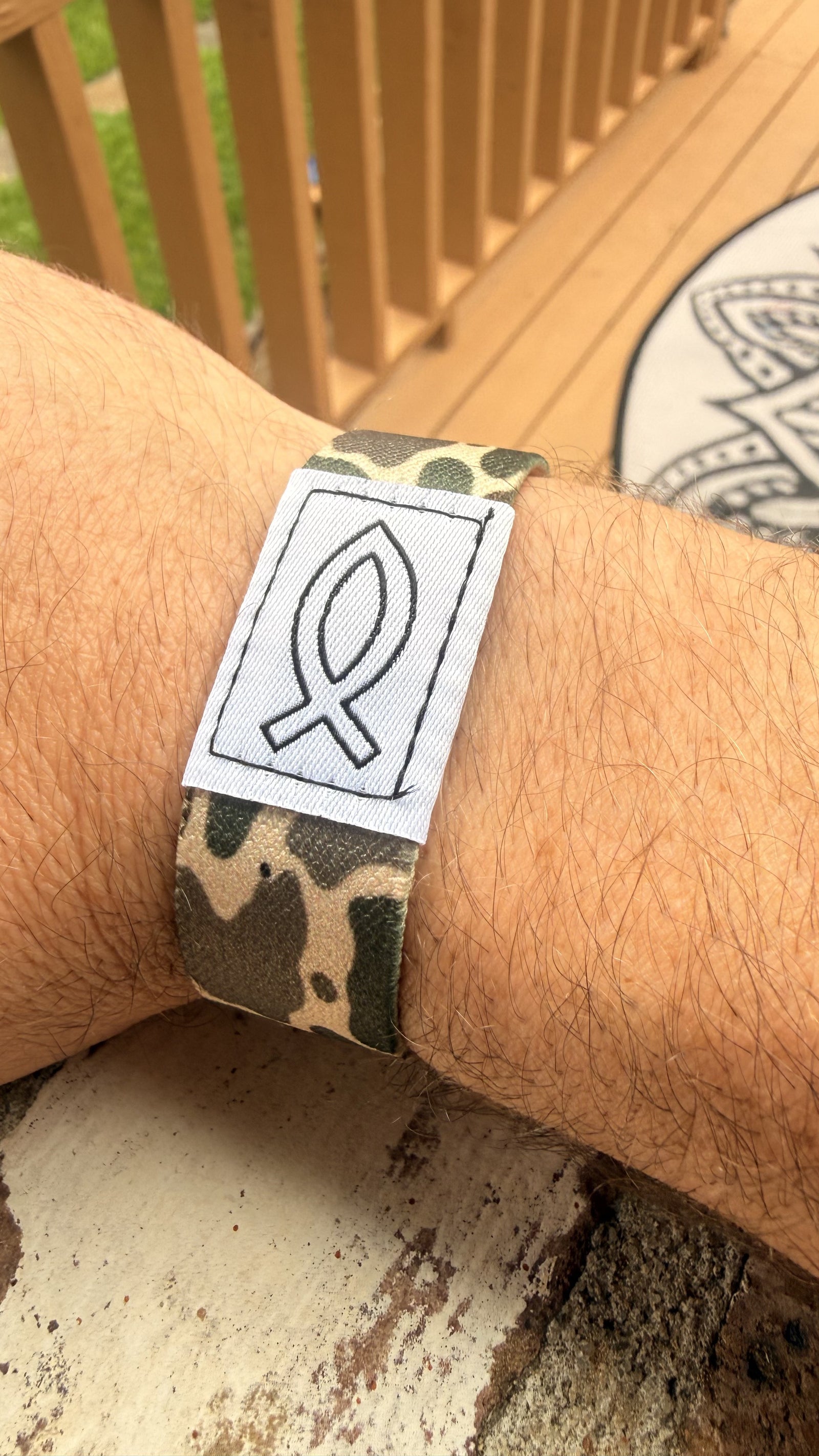Retro Duck Camo Bible Band Christian NFC wristband detail view